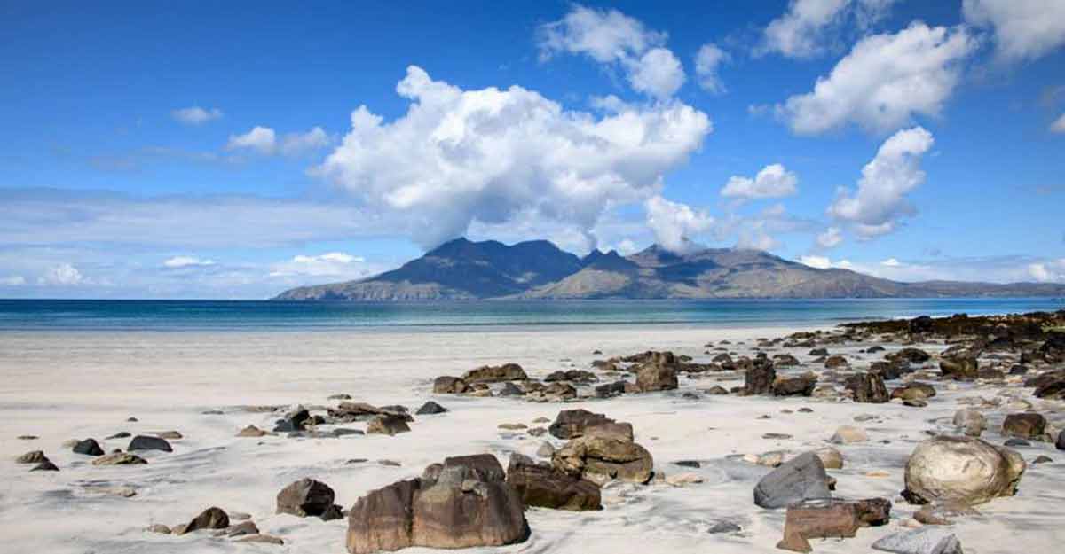 isle-of-eigg-rum isle-of-eigg-rum