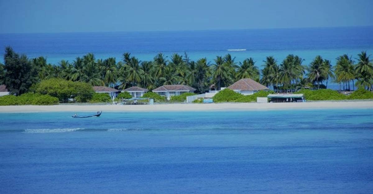 Maldives tourism essay picture