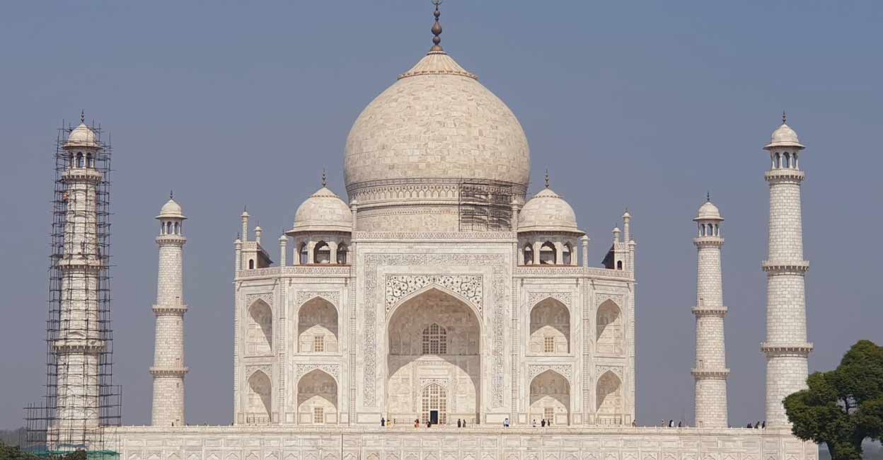 Taj Mahal.