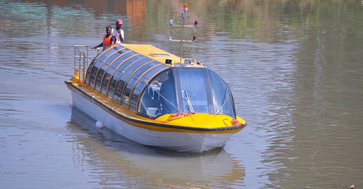 Srinagar city gets its first bus boat to revive water transport ...