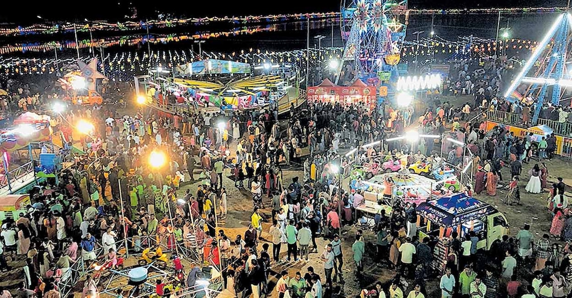 The crowd at Malayattoor Mega Carnival. Photo: Manorama