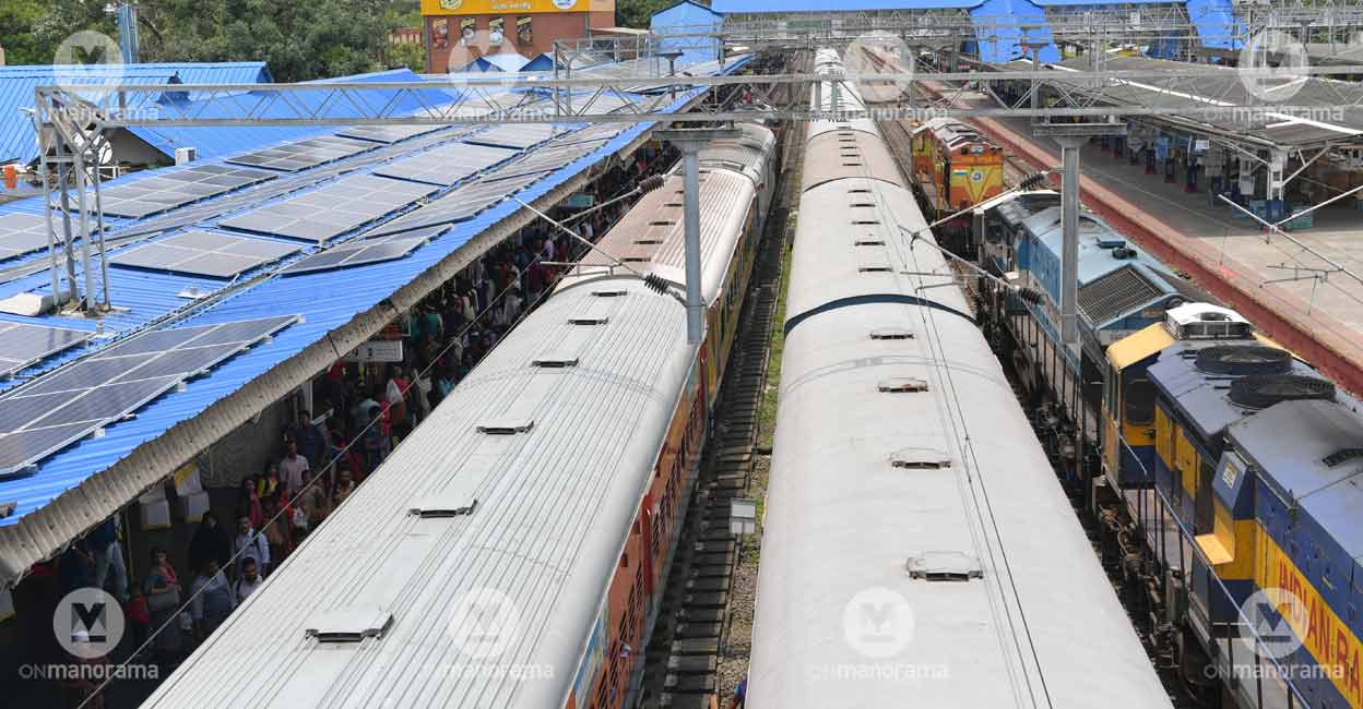 ernakulam-south-railway-station-train ernakulam-south-railway-station-train