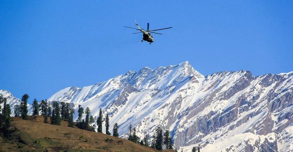 Now tourists can hover over snow-capped mountains of Ladakh on choppers Now tourists can hover over snow-capped mountains of Ladakh on choppers
