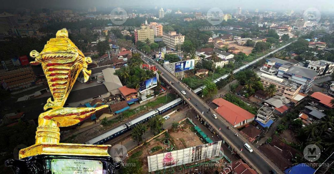 An additional two lakh people expected to reach Kozhikode city in connection with the ongoing State School Arts Festival. Photo: Manorama 