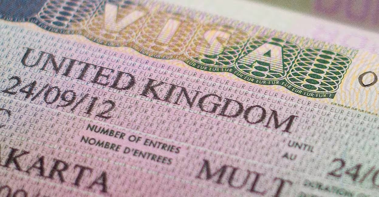 UK Visa Representative image: iStock/BanarTABS