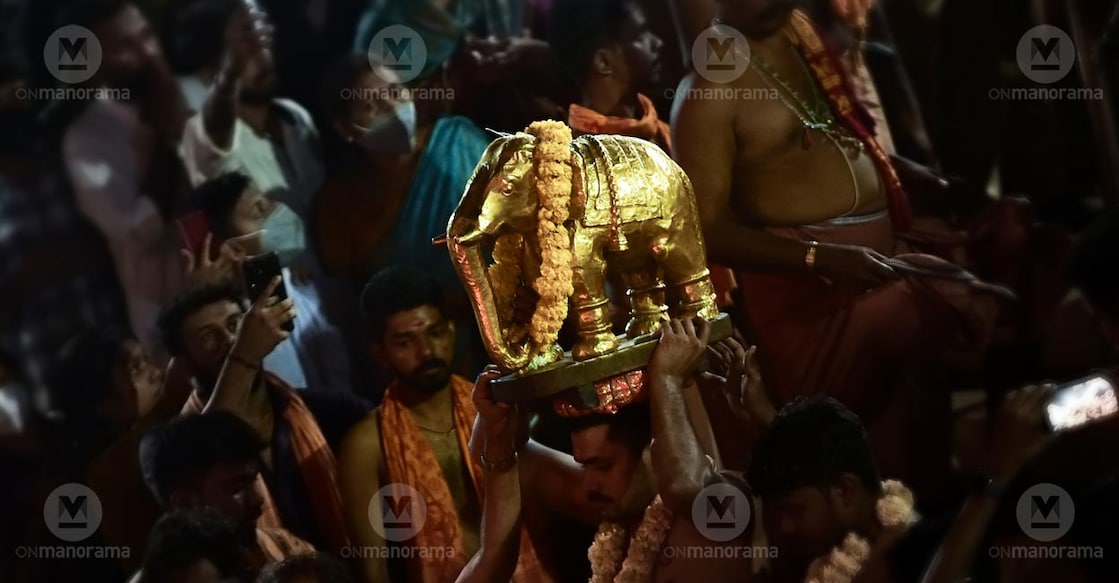 ‘Ezharaponnana darshanam’ at Ettumanoor Temple tonight 'Ezhara Ponnana' procession is held as part of the annual festival at Mahadeva Temple. File photo: Manorama