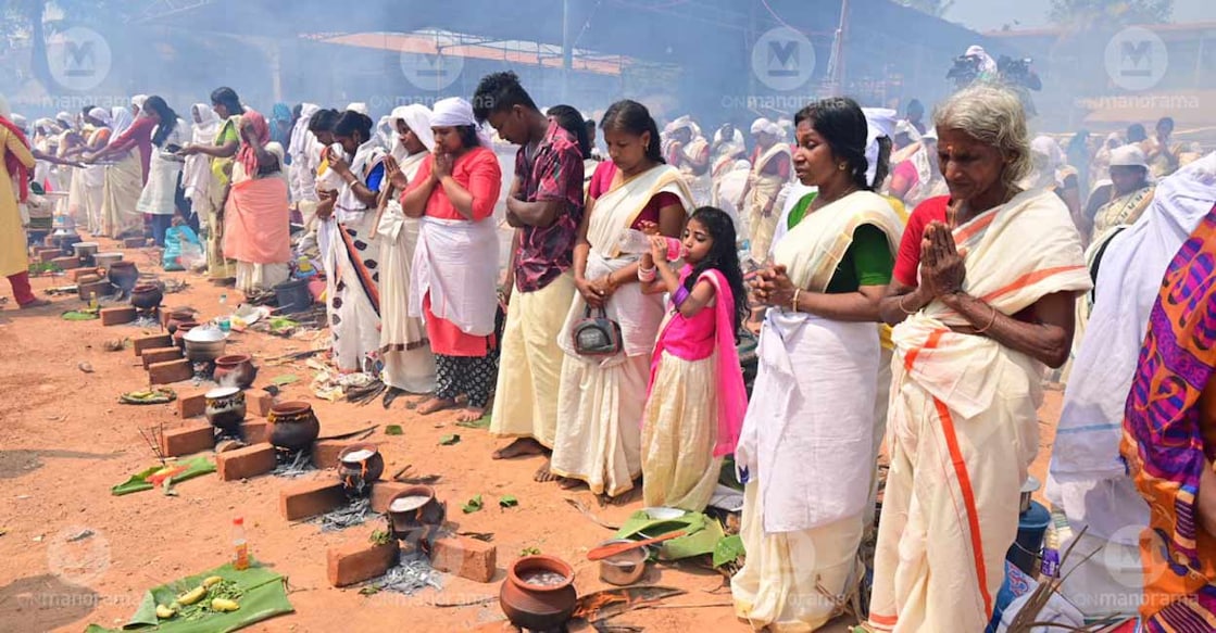 Scores of women occupied the streets of Thiruvananthapuram, Kerala's capital city, to offer 'Pongala' for Attukal Bhagavathy (the Goddess of Attukal). Photo: Manoj Chemancheri