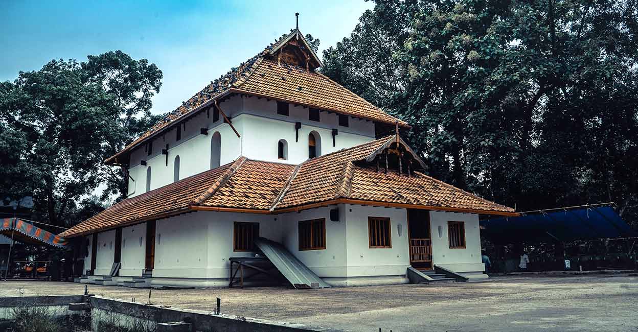 The projects to be inaugurated include Cheraman Juma Masjid in Kodungallur (above), Pattanam Information Centre, Kodungallur Temple Museum and Oottupura and Thiruvanchikulam Canal Office. Photo: Shutterstock/Nesru Markmedia