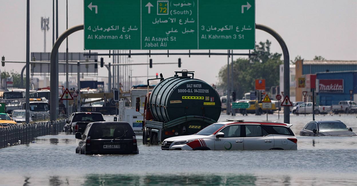 dubai-floods-ls Cars are stranded in flood water on a blocked highway following heavy rainfall, in Dubai, United Arab Emirates, on April 19, 2024. Photo: Reuters.