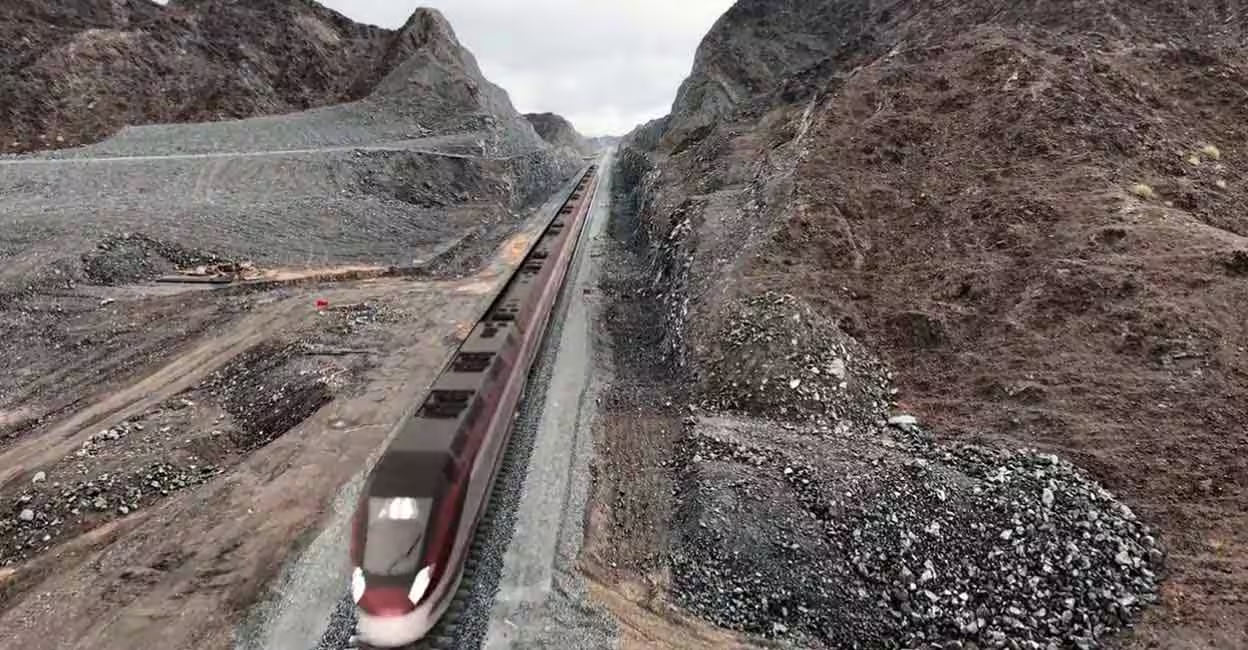 hafeet-rail The passenger train can speed up to 200 kilometres per hour, covering the distance between Sohar and Abu Dhabi in 1 hour 40 minutes, and 1 hour 47 minutes between Sohar and Al Ain. Photo: Ethihad Rail/screencrab