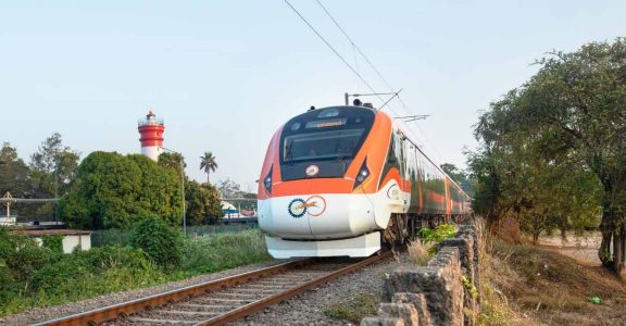 Ernakulam–Bengaluru Vande Bharat: Time of arrival at various stations