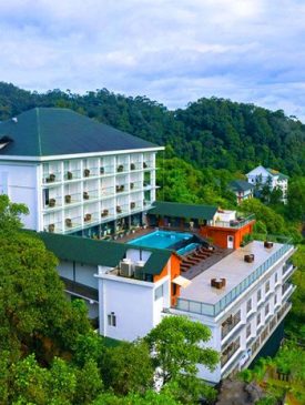 A holiday at the Grand Cliff Resort, Munnar