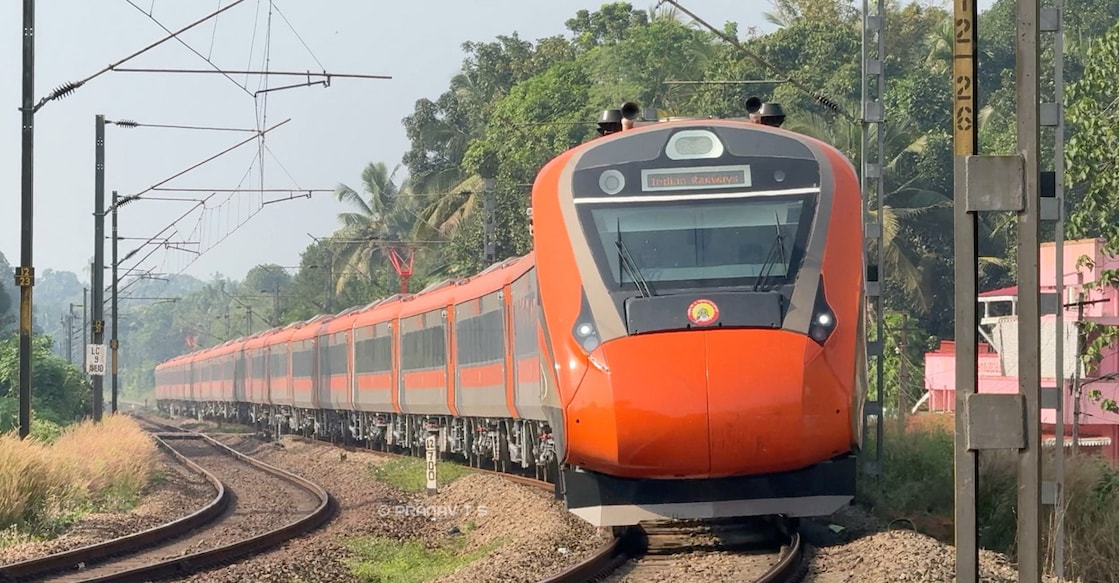 new-trivandrum-kasaragod-vande-bharat-20-coach The new Thiruvananthapuram - Kasaragod 20-coach Vande Bharat Express rake. Photo: T S Pranav