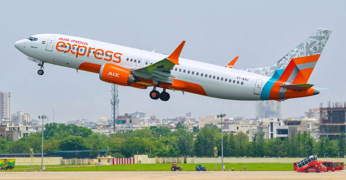 air-india-express-pay-day-sale Guests can check in 15 kg of luggage for Rs 1,000 on domestic flights and 20 kg for Rs 1,300 on international flights. Photo: Special Arrangement