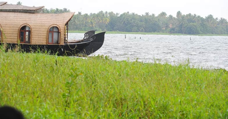 Holiday destinations around Pathanamthitta Holiday destinations around Pathanamthitta