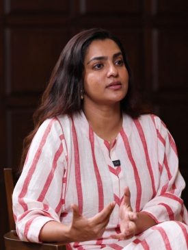 Anju in 'Ullozhukku' is neither black nor white nor grey- Parvathy