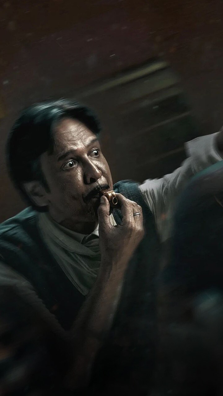 The initial impression from the first two episodes leads us to believe that the series revolves entirely around the tragedy. However, in the third episode, the focus shifts significantly to various other storylines. This prompts a serious comparison with Chernobyl, where the plots share similarities, but Chernobyl consistently maintains focus on the central tragedy. 