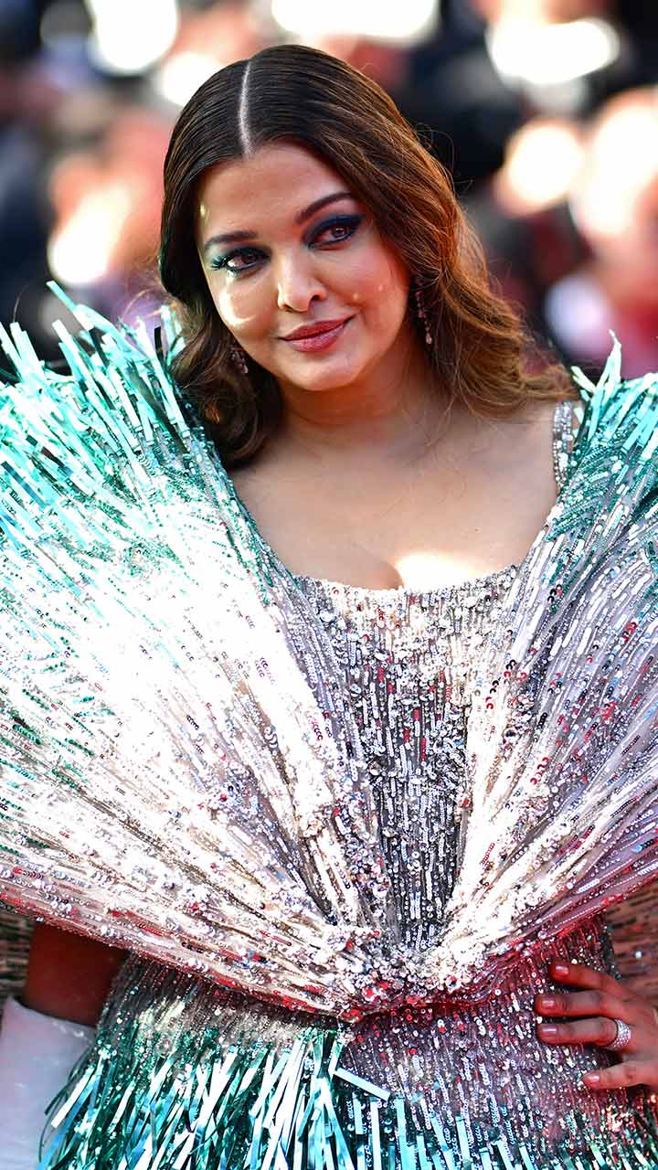 Aishwarya Rai heavily trolled for her Cannes look | Onmanorama