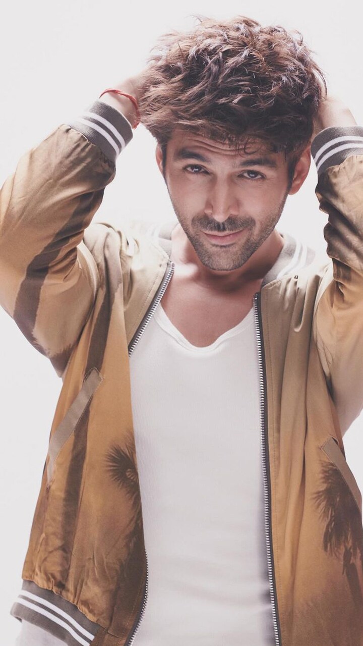 Aaryan extended his thanks to the director, writer, and co-actors who played significant roles in bringing the movie to life. "I would like to thank the director, the writer, and my co-actors for their incredible support and collaboration. This award is as much theirs as it is mine," he said.