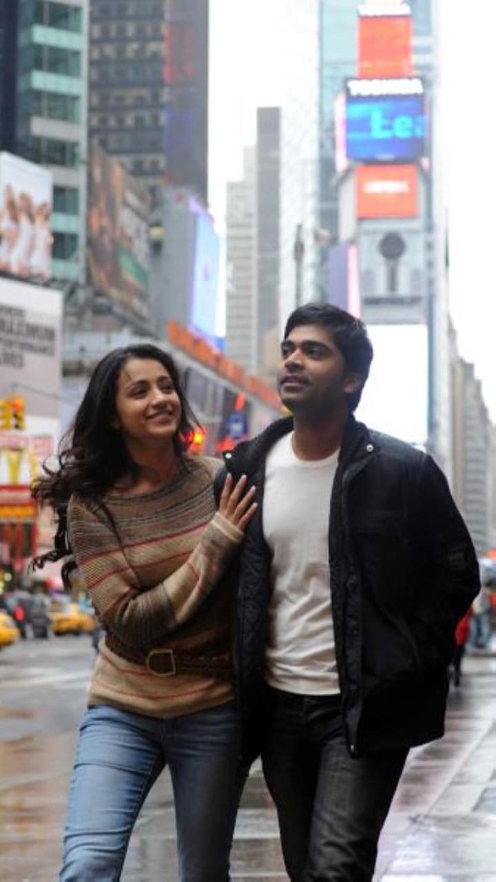 'Vinnaithaandi Varuvaaya'