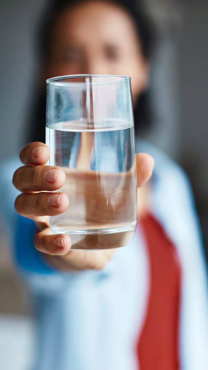 Start your iftar with 2 glasses of water. Proper hydration is the key to ensure that your body doesn't get dehydrated during the Ramzan fast. 
