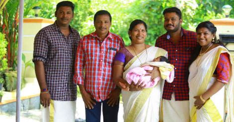 thulasidharan-with-family