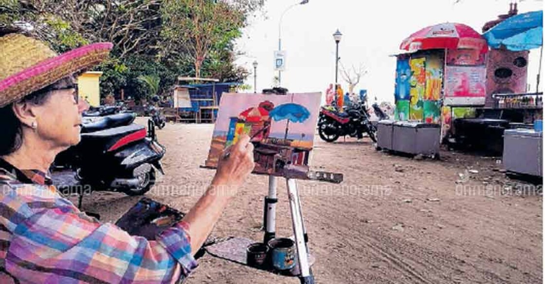 Susan Byula loves to capture 'fish' on her canvas Susan Byula loves to capture 'fish' on her canvas