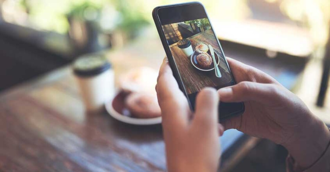 DineUps has a home delivery or in-person pick up service option and allows customers to rate their experience and review their order.